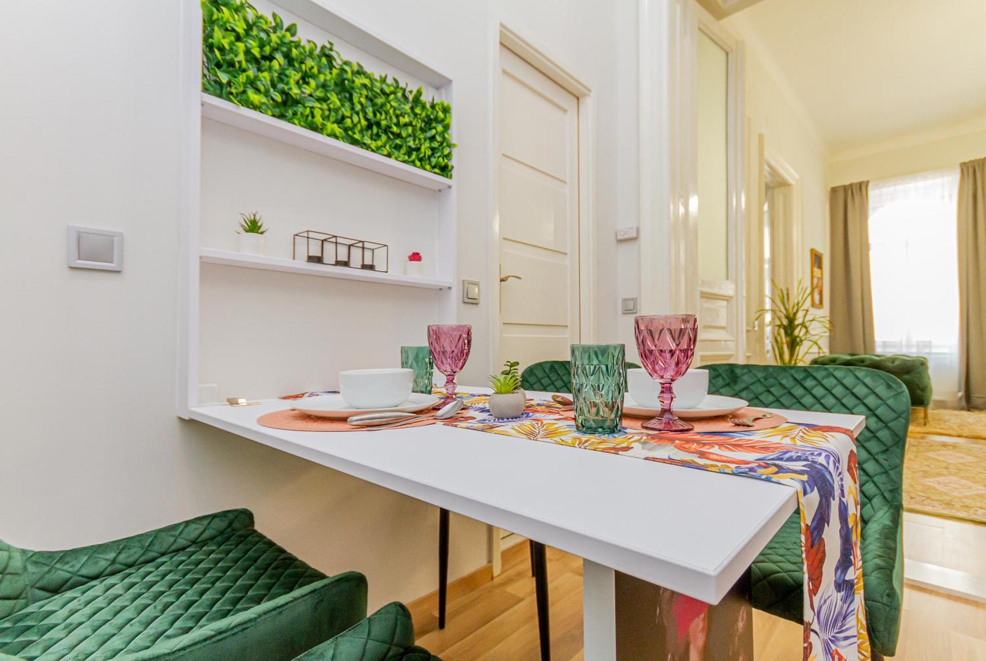 W17elegant Inner W/king Bed&friendly Host Apartment