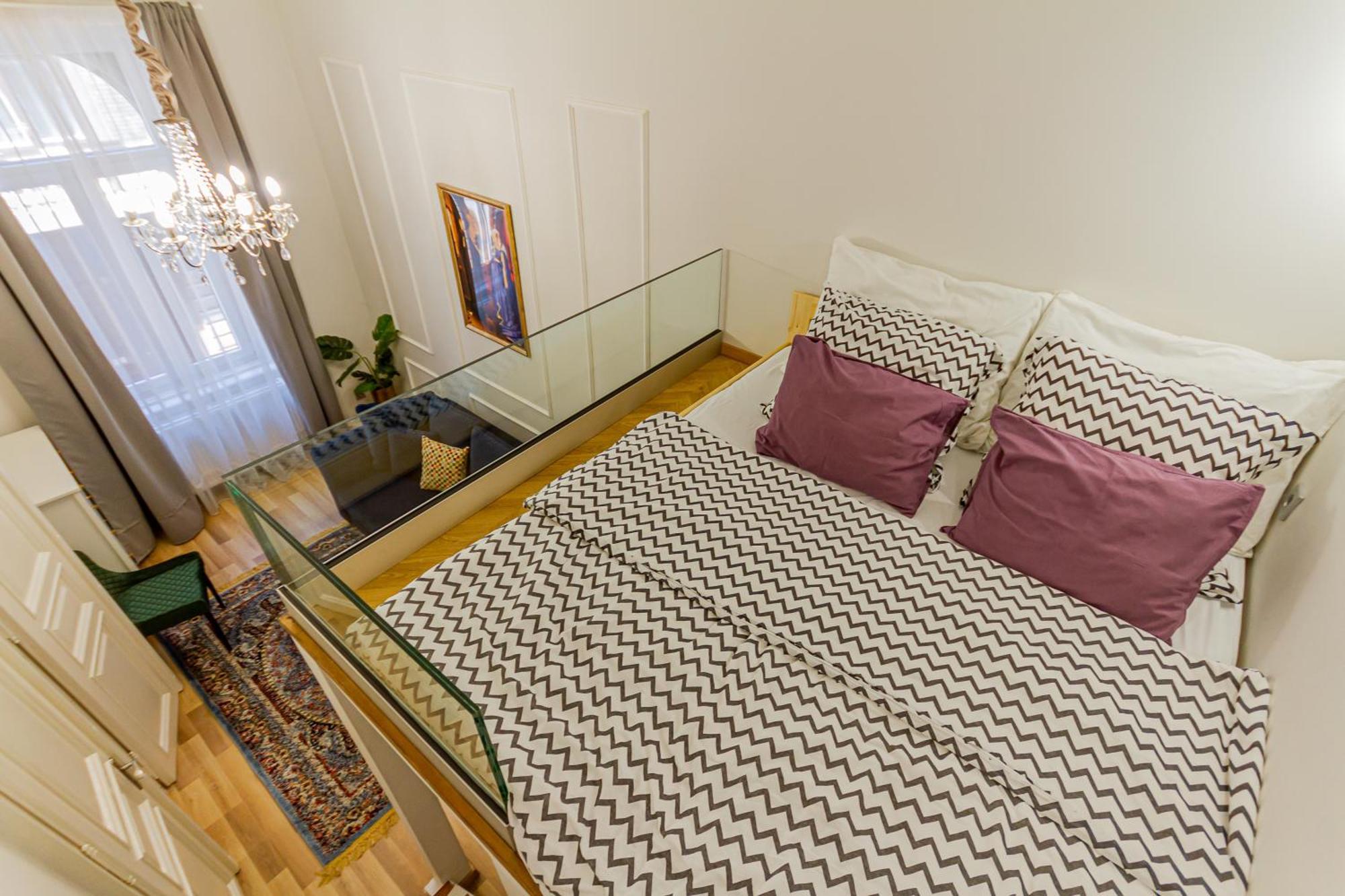 W17elegant Inner W/king Bed&friendly Host